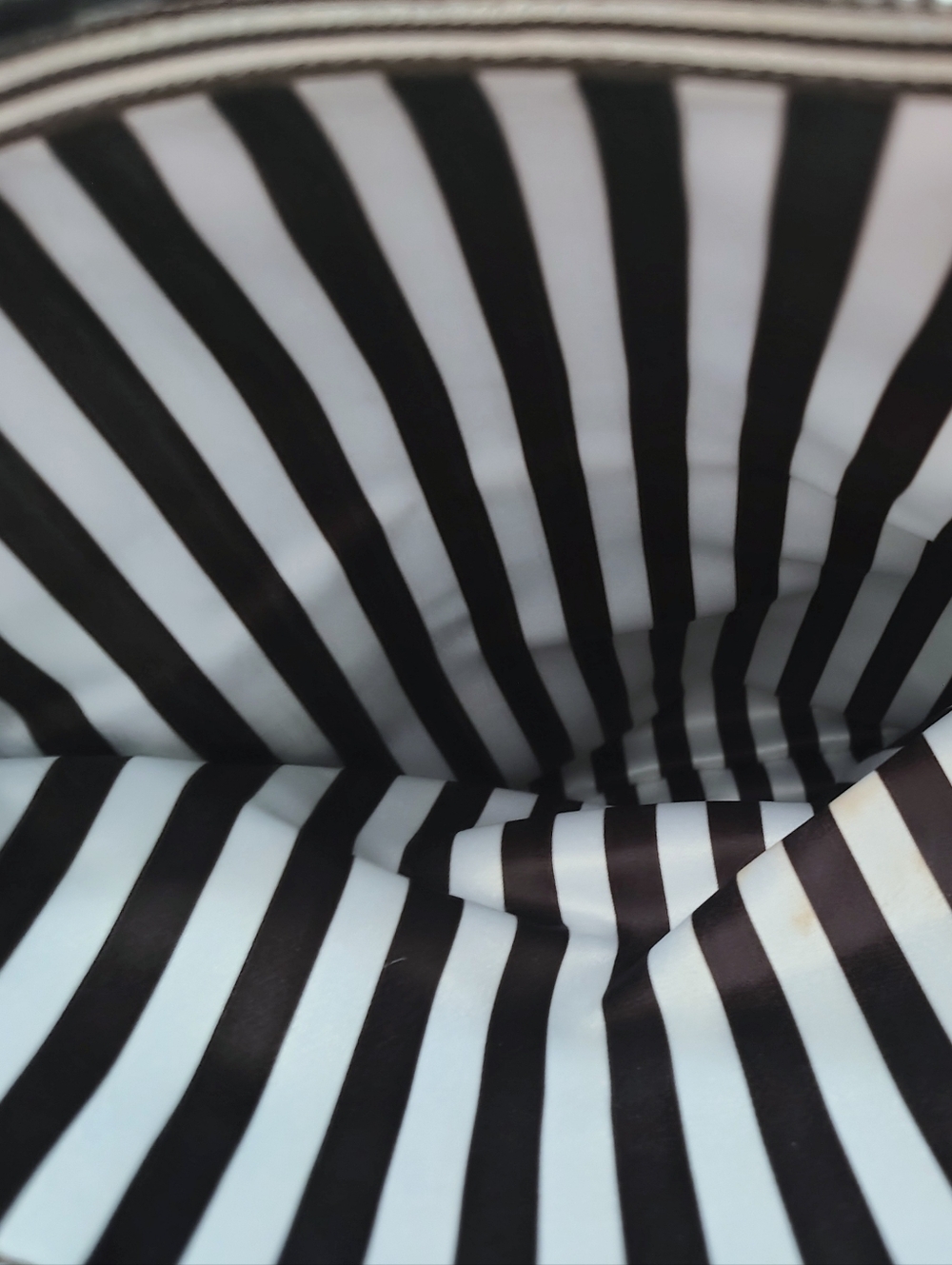 Henri Bendel Bag - Picture 10 of 11